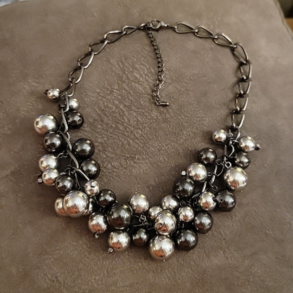 Vtg Gunmetal Silver Beaded Bauble Chain Disco Festival Necklace - Picture 2 of 7